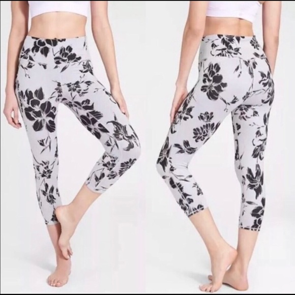 Athleta Pants - Athleta High-Rise Floral Print Magnolia Chaturanga Cropped Legging Medium